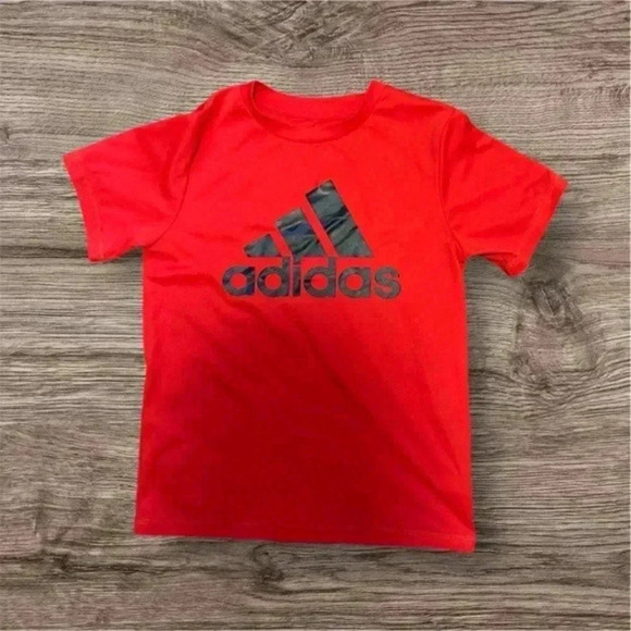 NWOT Adidas Drifit Tshirt  boys ❤️ - Picture 1 of 2